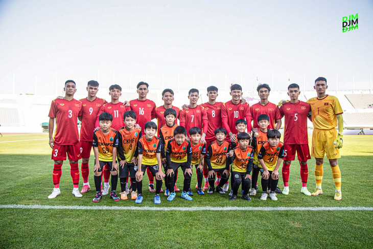Đội hình U18 Việt Nam ra sân đối đầu U18 Morocco - Ảnh: DJ Management