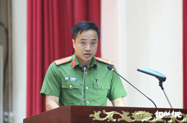 Đại tá Mai Hoàng - phó giám đốc Công an TP.HCM - phát biểu tại buổi lễ - Ảnh: MINH HÒA