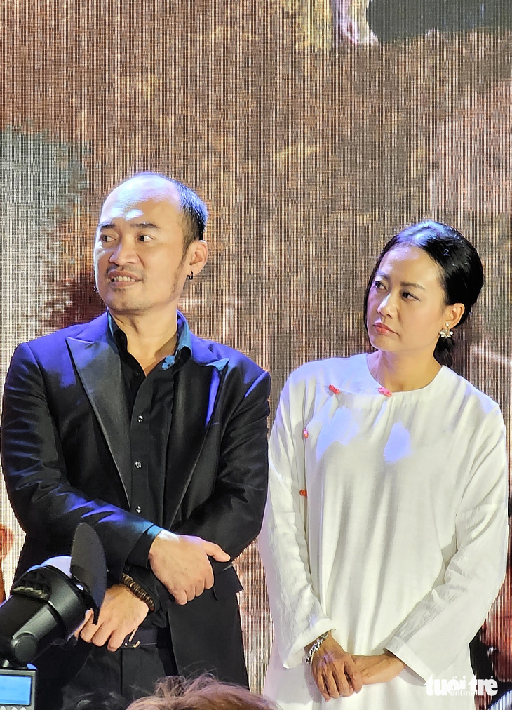 Tiến Luật (vai ông Tiều, cha của Xinh) và Hồng Ánh (vai mẹ An) là hai diễn viên có số phận đáng nhớ trong phim - Ảnh: MI LY