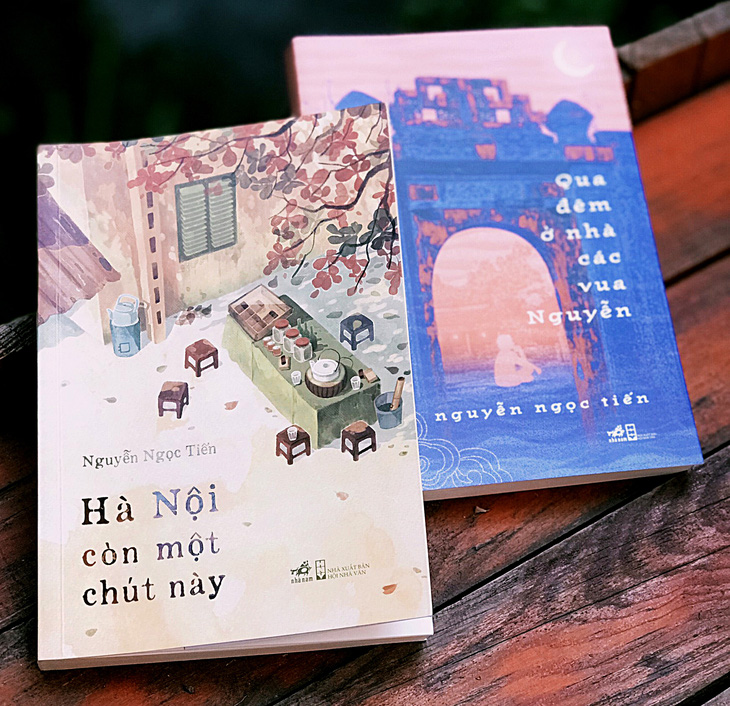 Hai cuốn sách mới nhất của nhà văn Nguyễn Ngọc Tiến - Ảnh: ĐẬU DUNG