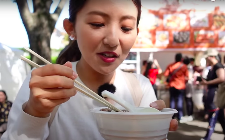 Kênh Vietnam Channel Hiromi trải nghiệm và đánh giá món ăn tại Vietnam Phở Festival  - Ảnh chụp màn hình