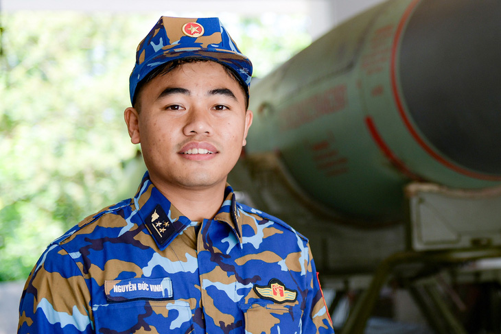 Thượng úy Nguyễn Đức Vinh hiện đảm nhận vị trí ngành trưởng trạm kỹ thuật Lữ đoàn 679 (Vùng 1 Hải Quân) - Ảnh: NAM TRẦN