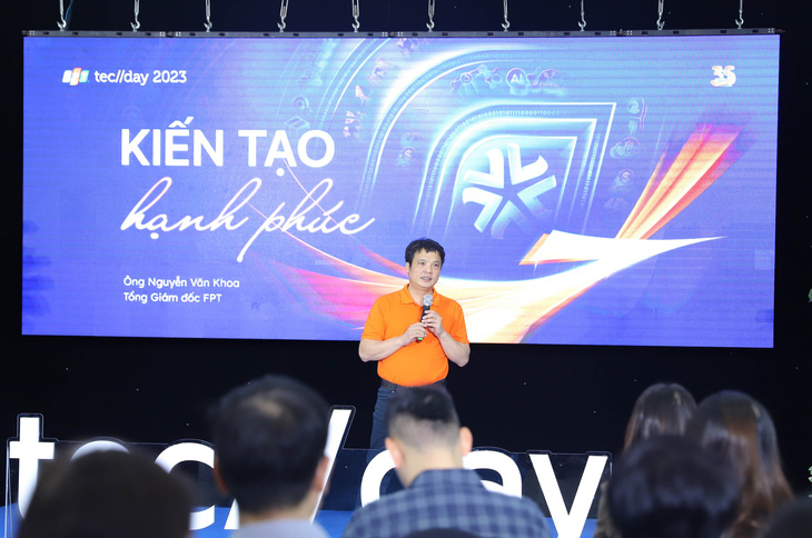 Ông Nguyễn Văn Khoa - tổng giám đốc Tập đoàn FPT - cho biết tập đoàn công nghệ này sẽ công bố chương trình chiến lược DC5 - Tổ hợp số - Ảnh: T.HÀ