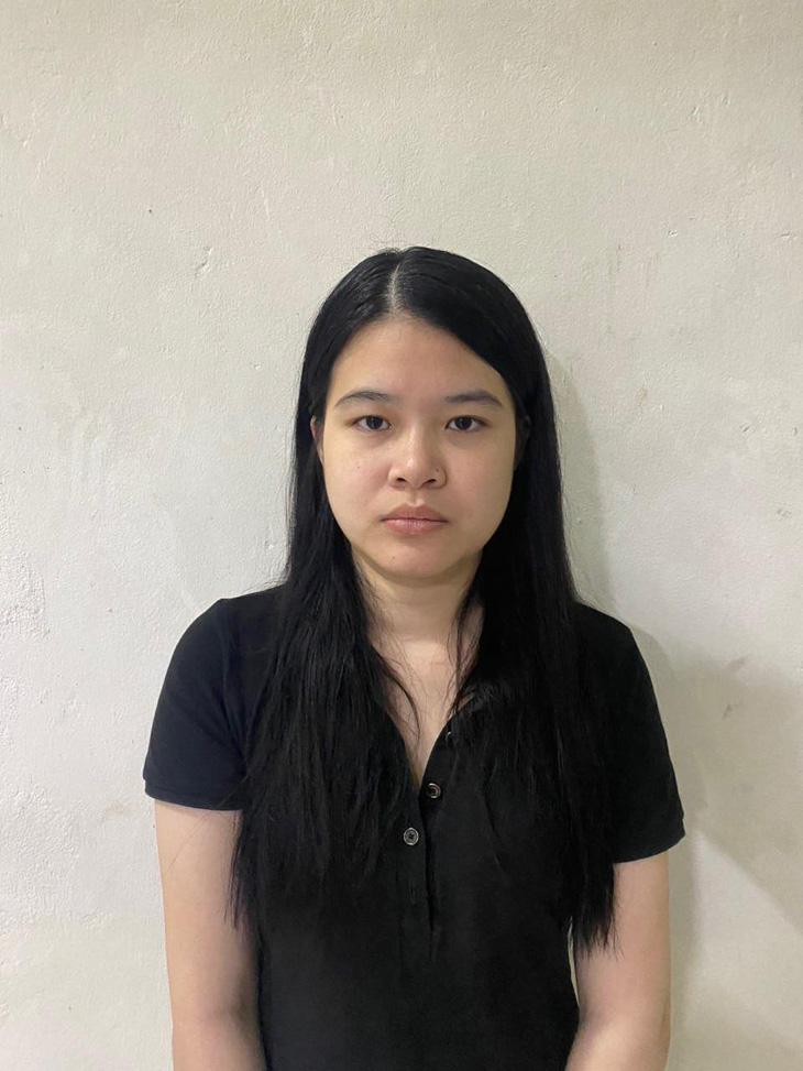 Bị can Trần Hà Mi - một trong ba người bị khởi tố trong đường dây lừa mua tour du lịch - Ảnh: Công an cung cấp