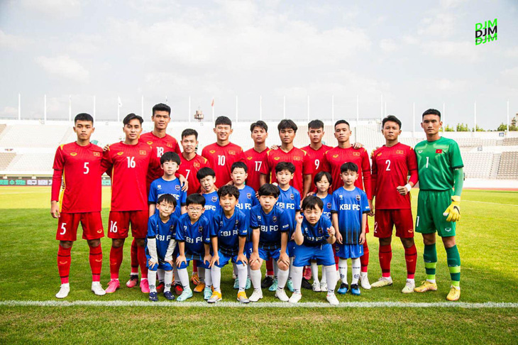 Đội hình U18 Việt Nam ra sân trong trận đấu với U18 Ukraine - Ảnh:  DJ Management