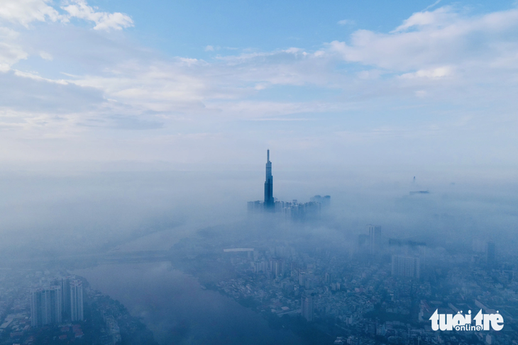 The center of Ho Chi Minh City is dim in fog and clouds