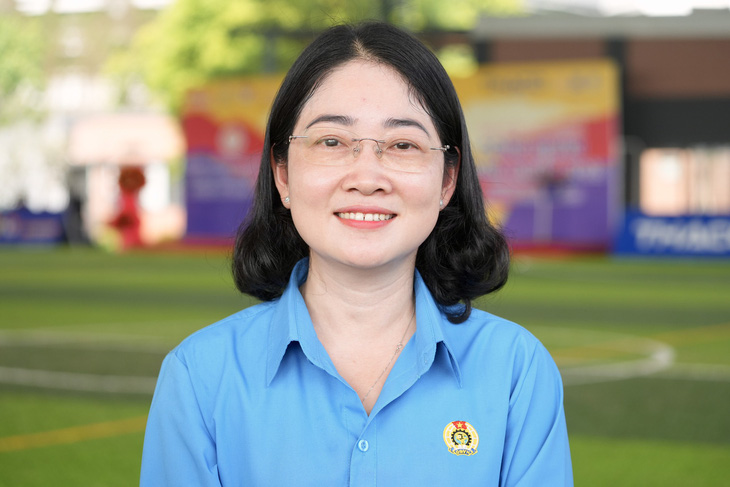 Bà Nguyễn Kim Loan - chủ tịch Liên đoàn Lao động tỉnh Bình Dương - Ảnh: HỮU HẠNH
