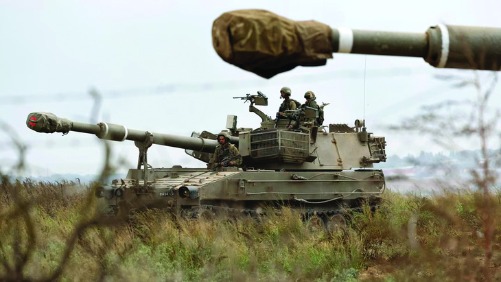 Xe tăng của IDF đã được triển khai ở miền nam Israel, gần Dải Gaza. Ảnh: AFP