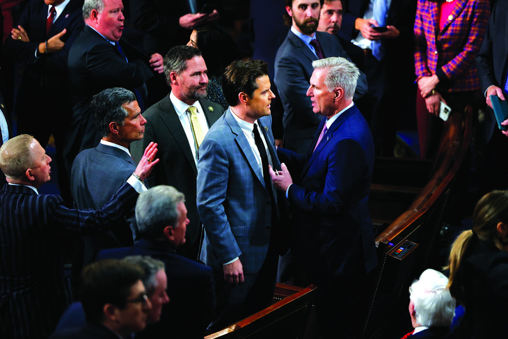 Ông McCarthy (phải) và ông Gaetz (trái) đối đầu ở Hạ viện Mỹ. Ảnh: Getty Images