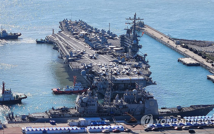 Tàu sân bay Mỹ cập cảng Hàn Quốc, Triều Tiên cảnh báo "chiến tranh hạt nhân"