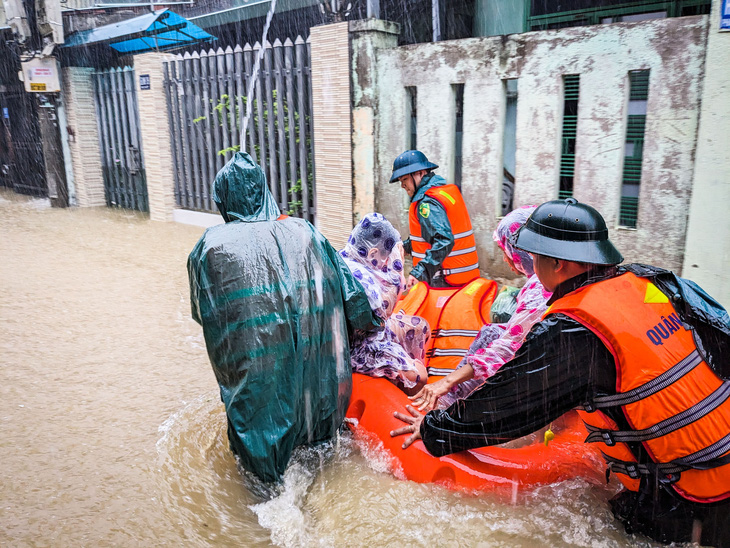 Dự báo Trung Bộ mưa lớn diện rộng nhiều ngày, Thừa Thiên Huế đến Quảng Ngãi có nguy cơ ngập lụt - Ảnh: TẤN LỰC