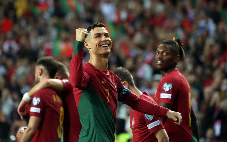 Ronaldo rực sáng giúp Bồ Đào Nha lấy vé dự Euro 2024