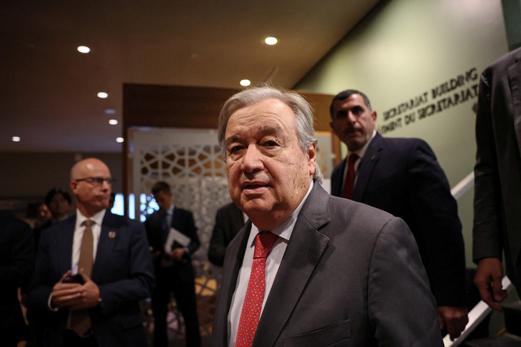 Tổng thư ký Liên Hiệp Quốc Antonio Guterres trả lời báo chí trước cuộc họp kín của Hội đồng Bảo an về tình hình Dải Gaza ngày 13-10 (giờ Mỹ) - Ảnh: REUTERS