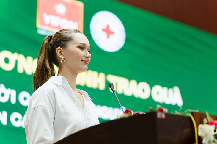 Hoa hậu Ba Lan 2022 Aleksandra Klepaczka trong chuỗi hoạt động tại Đà Nẵng