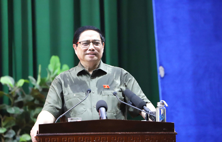 Thủ tướng Phạm Minh Chính phát biểu tại buổi tiếp xúc cử tri TP Cần Thơ chiều 14-10 - Ảnh: CHÍ QUỐC