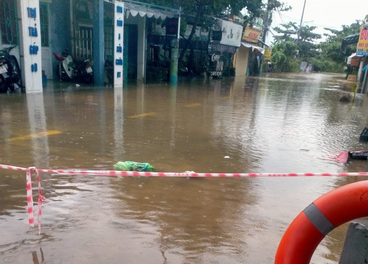 Nhiều kiệt hẻm ở Đà Nẵng đã rút nước sau khi mưa ngớt - Ảnh: B.PHÚ