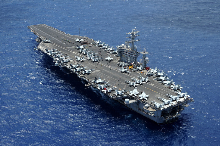 Tàu sân bay USS Dwight D. Eisenhower của Mỹ - Ảnh: AFP