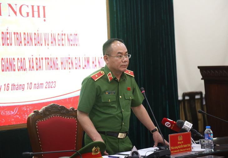 Thiếu tướng Nguyễn Thanh Tùng - phó giám đốc Công an Hà Nội - thông tin tại họp báo - Ảnh: DANH TRỌNG