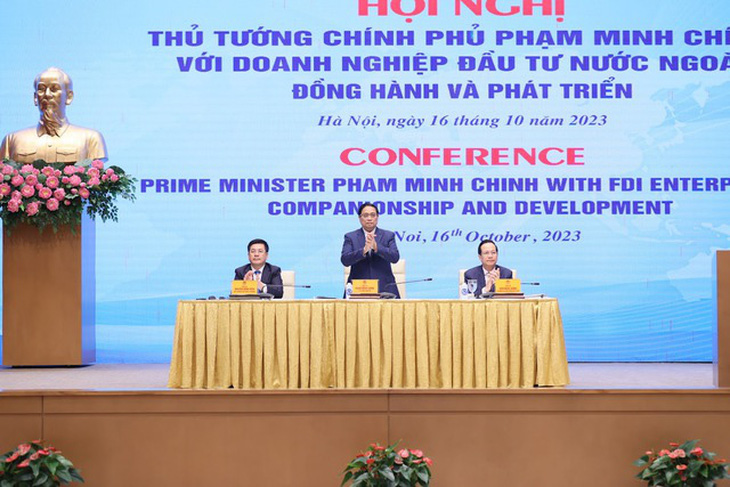 Thủ tướng chủ trì Hội nghị với doanh nghiệp đầu tư nước ngoài - Ảnh: VGP
