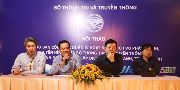 Ông Trần Văn Úy, chủ tịch Hiệp hội Truyền hình trả tiền, phát biểu trong hội thảo - Ảnh: Hoàng Trang