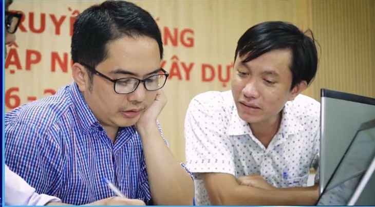 TS Lê Hùng (bên phải) tại một chương trình bàn giải pháp chống ngập khu vực đô thị - Ảnh: NVCC