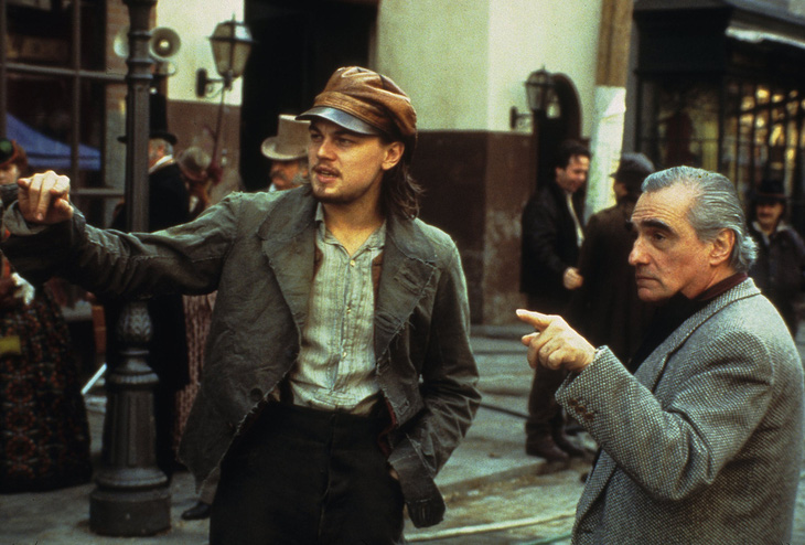  Leonardo DiCaprio và đạo diễn Martin Scorsese trên phim trường 'Gangs of New York' - Ảnh: Touchstone Pictures