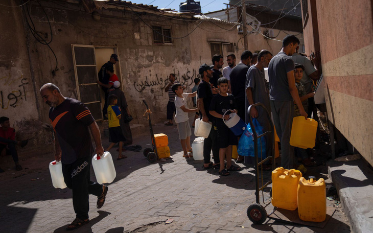 Nhiều người Palestine chọn trở về điểm nóng xung đột ở Dải Gaza