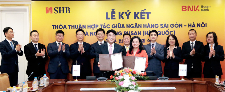 SHB ký hợp tác với ngân hàng Busan của Hàn Quốc - Ảnh: SHB