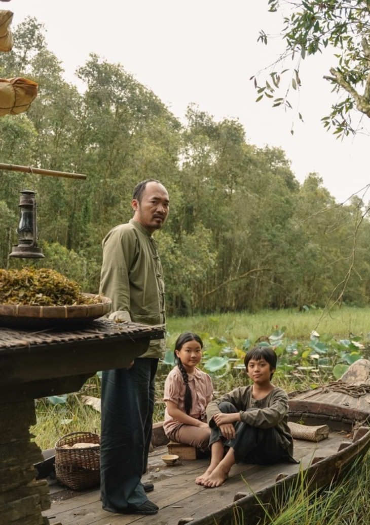 Tiến Luật có nhiều cảnh đóng chung cùng Bảo Ngọc, Hạo Khang - hai diễn viên nhí nổi bật trong phim