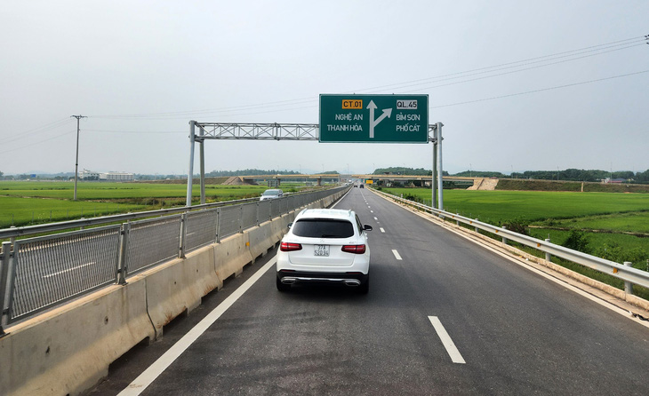 Đường cao tốc Bắc - Nam phía Đông đã nối liền từ Chi Lăng (Lạng Sơn) đến Diễn Châu (Nghệ An) - Ảnh: TUẤN PHÙNG