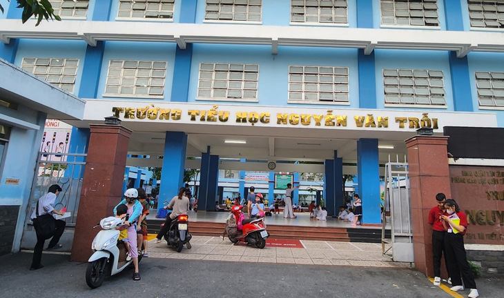 Trường tiểu học Nguyễn Văn Trỗi - nơi xảy ra vụ việc giáo viên đánh học sinh - Ảnh: QUYÊN NGUYỄN