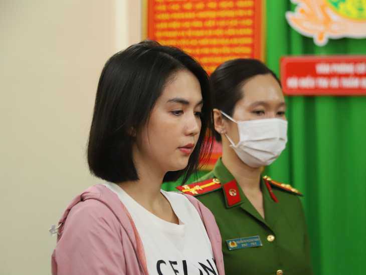 Bị can Trần Thị Ngọc Trinh tại cơ quan điều tra - Ảnh: Công an TP.HCM cung cấp