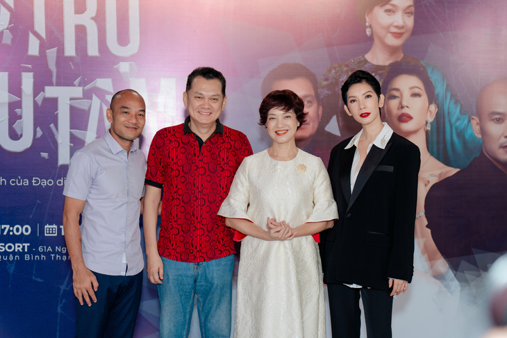 4 giám khảo buổi casting: Ngọc Lâm, Hữu Châu, Lê Khanh và Xuân Lan