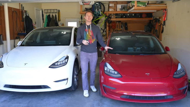 Chủ chiếc Tesla Model 3 tự hào khi giữ được pin khá tốt sau 5 năm sử dụng thường xuyên - Ảnh: Andy Slye/YouTube