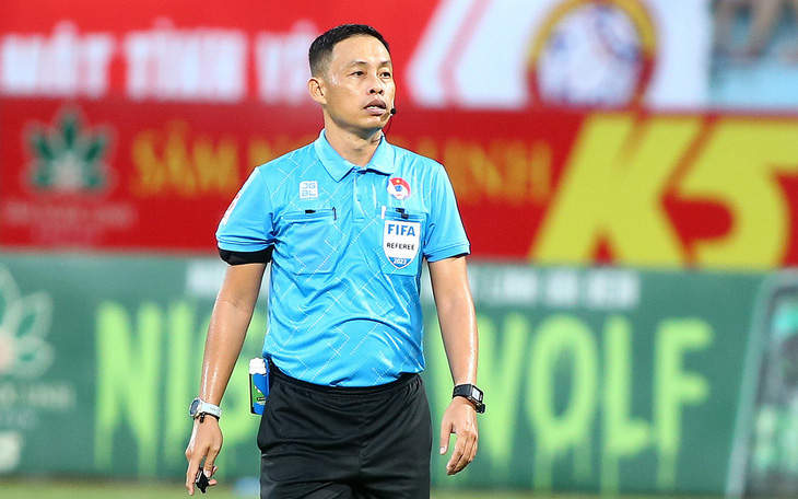 Trọng tài Ngô Duy Lân cầm còi tại AFC Champions League