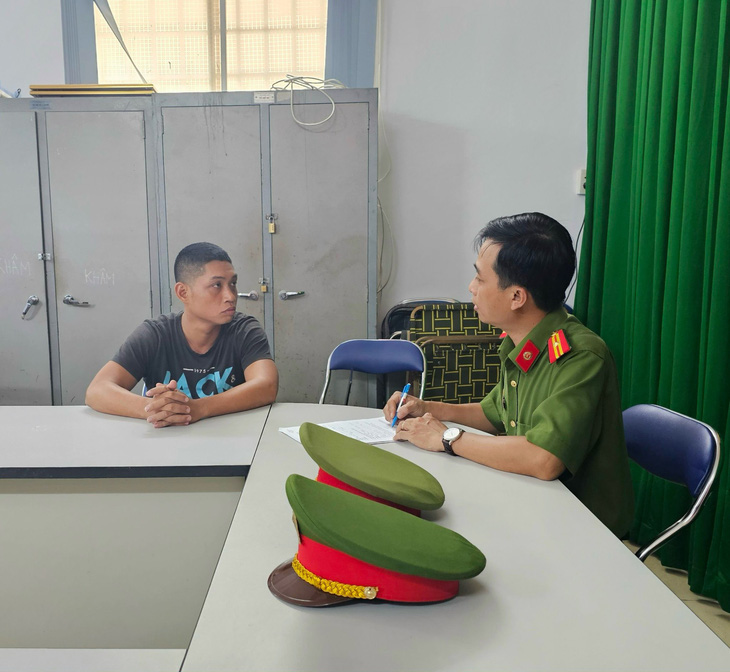 Phạm Thái Minh tại cơ quan công an - Ảnh: Công an cung cấp