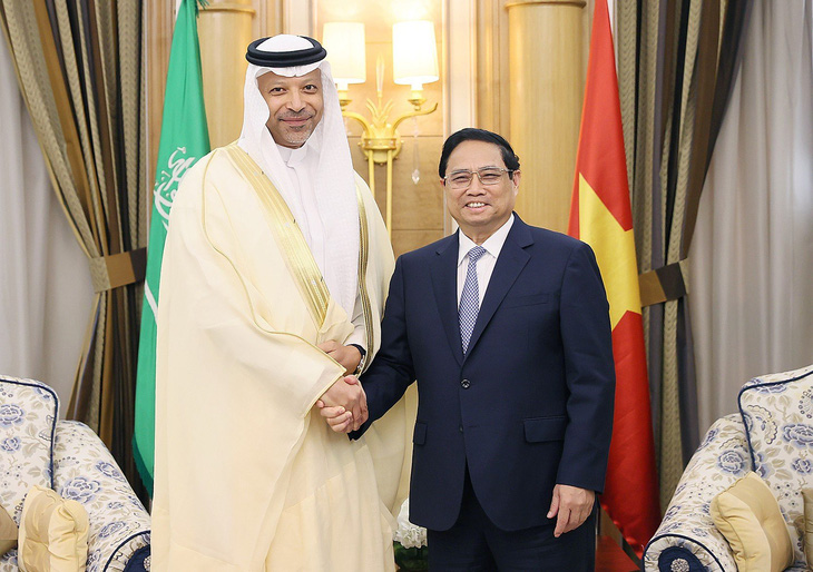 Thủ tướng tiếp ông Yasser M. Mufti, phó chủ tịch điều hành Tập đoàn Aramco - Ảnh: D.GIANG