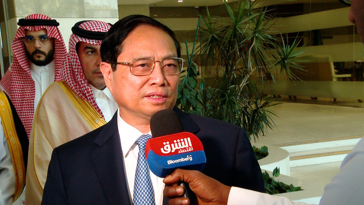 Thủ tướng Phạm Minh Chính trả lời báo chí quốc tế về hợp tác với Saudi Arabia về chiến lược &quot;Tầm nhìn 2030&quot; - Ảnh: N.BẮC