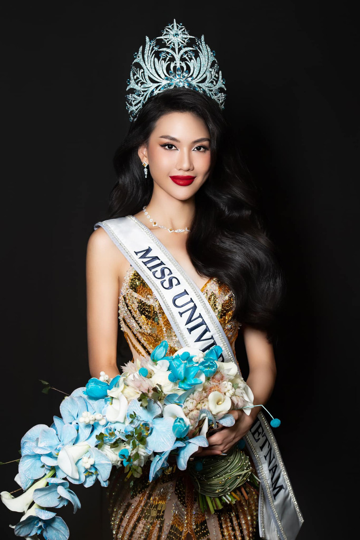 Danh hiệu tân Miss Universe Vietnam của Bùi Quỳnh Hoa bị nhận &quot;gạch đá&quot;