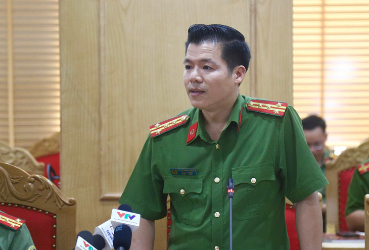 Cục phó Cục Cảnh sát phòng cháy chữa cháy Nguyễn Minh Khương trả lời tại buổi họp báo - Ảnh: DANH TRỌNG