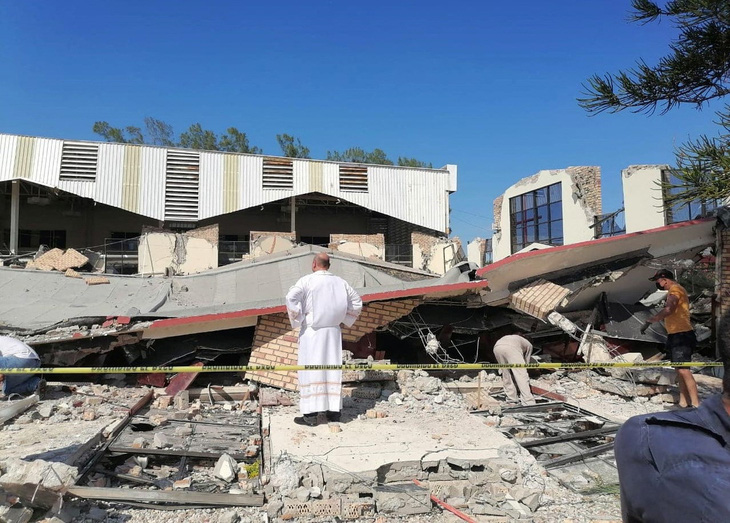 Nhà thờ ở thành phố Ciudad Madero, bang Tamaulipas của Mexico bị sập mái vào ngày 1-10 - Ảnh: AFP
