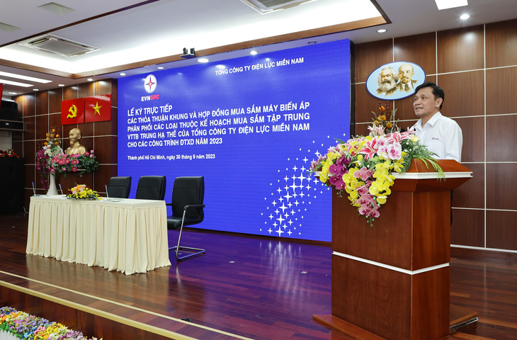 Tổng Giám đốc EVNSPC Nguyễn Phước Đức phát biểu tại lễ ký kết các thuận khung và hợp đồng mua sắm MBA phân phối cho các công trình ĐTXD năm 2023 của EVNSPC - Ảnh: EVNSPC