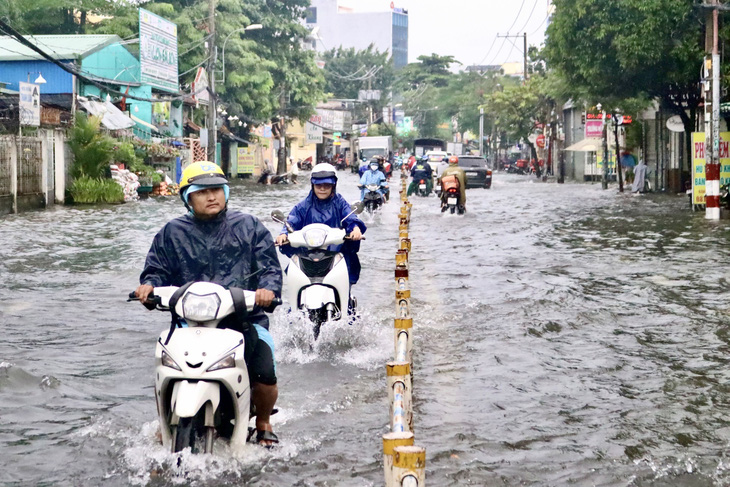 Hôm nay thời tiết Nam Bộ tiếp tục mưa diện rộng - Ảnh: TIẾN QUỐC