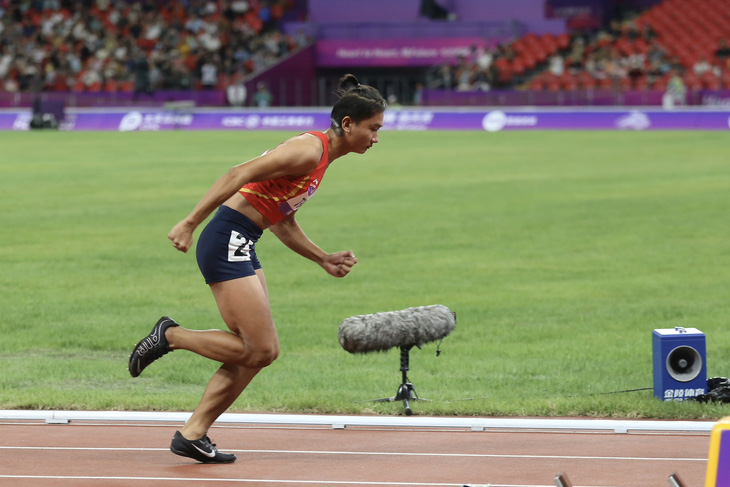 VĐV Trần Thị Nhi Yến về thứ 7 chung kết 200m nữ - Ảnh: ĐỨC KHUÊ