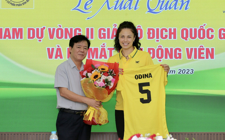 CLB bóng chuyền nữ VTV Bình Điền Long An ra mắt ngoại binh khủng