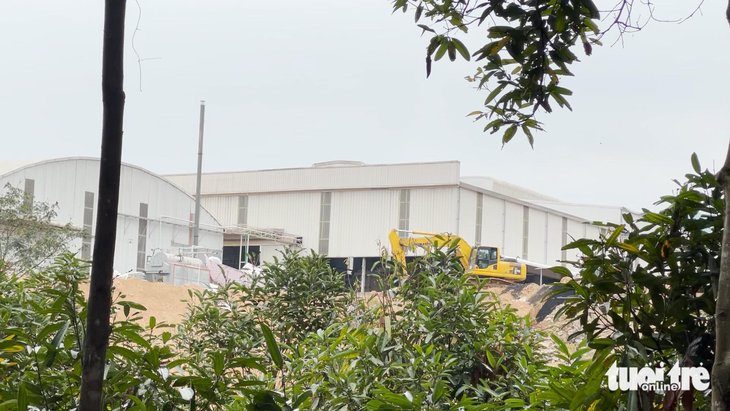 Nhà xưởng bên trong khu mỏ đất hiếm Yên Phú (tỉnh Yên Bái) của Công ty cổ phần Tập đoàn Thái Dương - Ảnh: PHẠM TUẤN