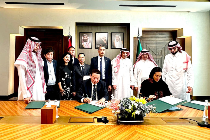 Bộ Văn hóa - Thể thao và Du lịch Việt Nam ký kết Chương trình hành động trong lĩnh vực du lịch với Bộ Du lịch Saudi Arabia - Ảnh: V.HƯNG
