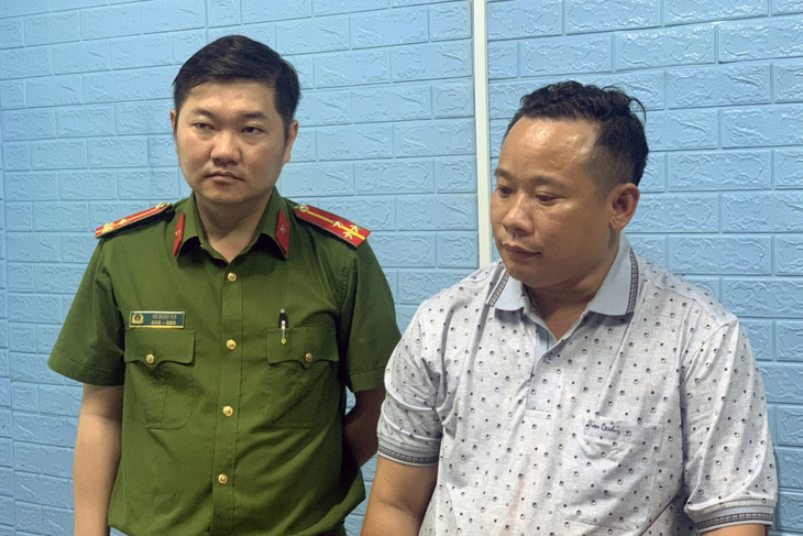Nguyễn Văn Minh, giám đốc Công ty TNHH địa ốc Phúc Anh, bị bắt giữ để điều tra hành vi lừa đảo chiếm đoạt tài sản - Ảnh: TUẤN DUY