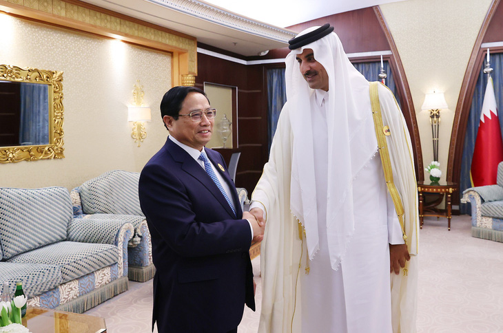 Thủ tướng Phạm Minh Chính hội kiến Quốc vương Qatar Sheikh Tamim bin Hamad al-Thani - Ảnh: D.GIANG