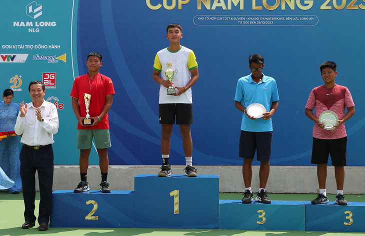 Tuấn Minh vô địch quần vợt U18 nam quốc gia - Ảnh: M.Q